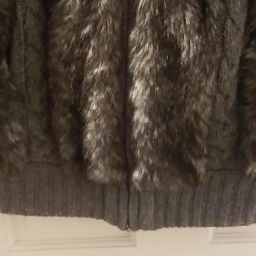 Fuda faux fur vest - Picture 5 of 5